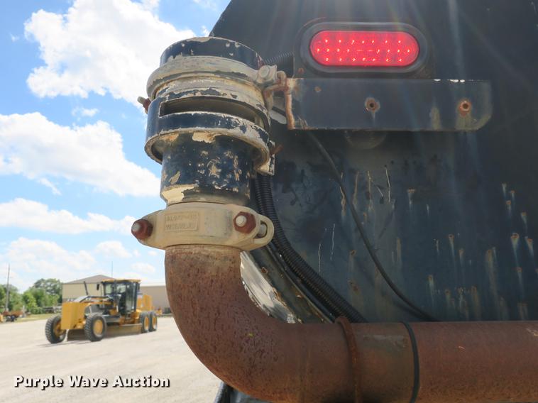 image for item DB8982 1992 Mack RD tank truck