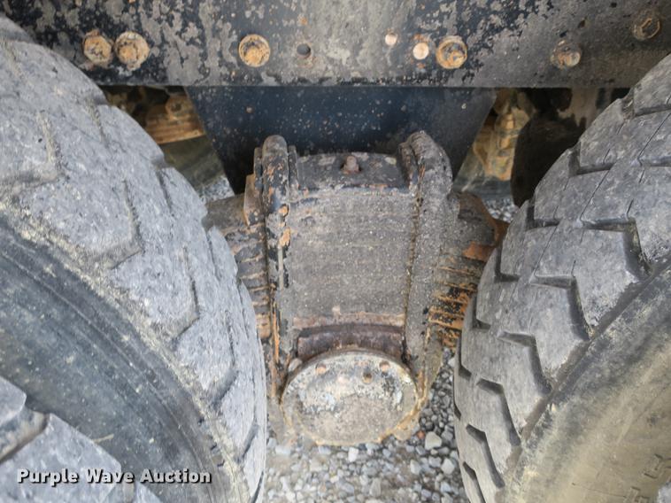 image for item DB8982 1992 Mack RD tank truck