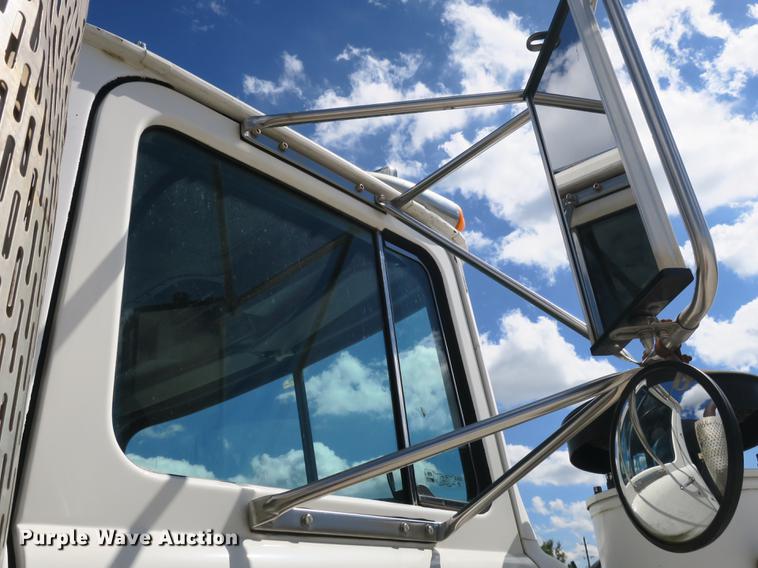 image for item DB8982 1992 Mack RD tank truck