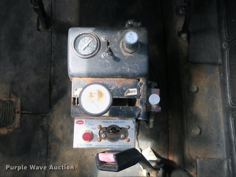 image for item DB8982 1992 Mack RD tank truck