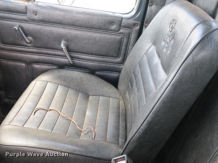 image for item DB8982 1992 Mack RD tank truck