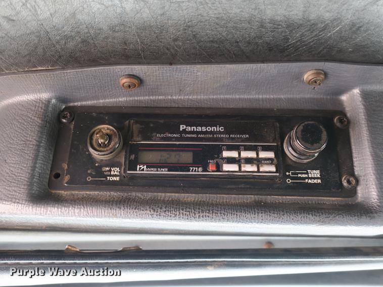 image for item DB8982 1992 Mack RD tank truck