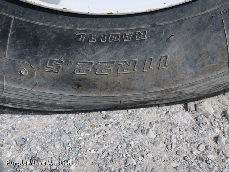 image for item DB8984 1993 Mack RD tank truck