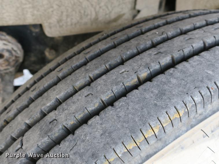 image for item DB8984 1993 Mack RD tank truck