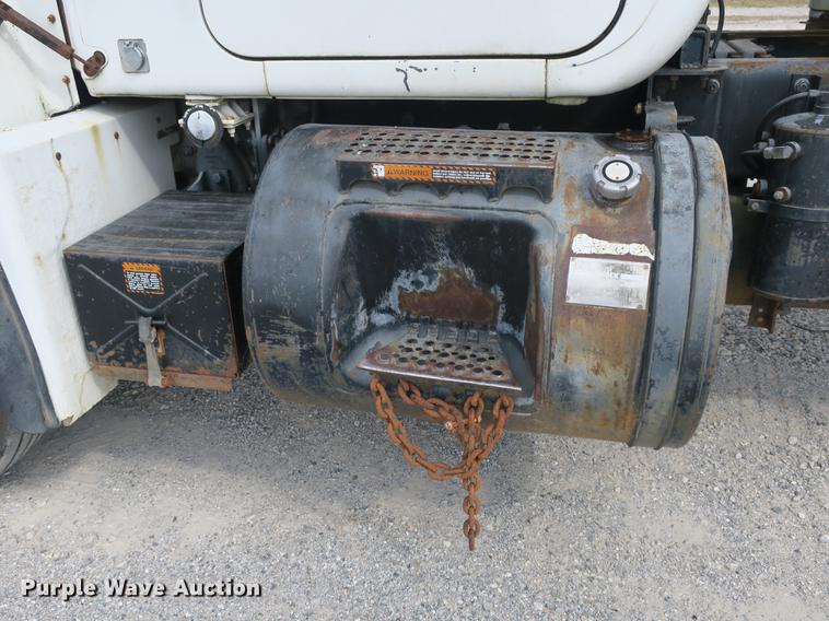 image for item DB8984 1993 Mack RD tank truck