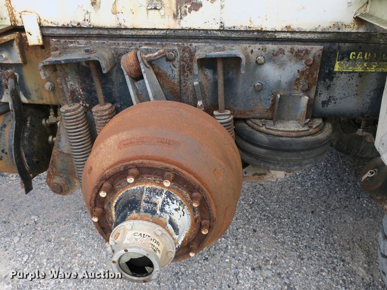 image for item DB8984 1993 Mack RD tank truck