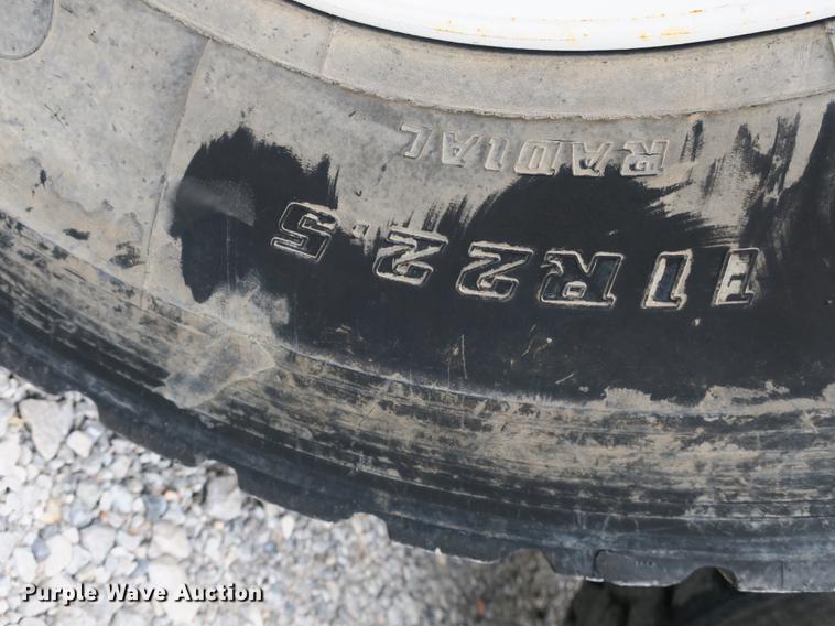 image for item DB8984 1993 Mack RD tank truck