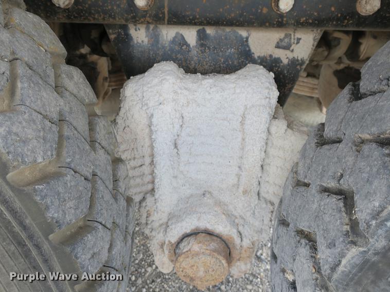 image for item DB8984 1993 Mack RD tank truck