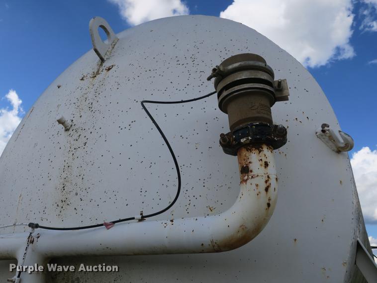 image for item DB8984 1993 Mack RD tank truck