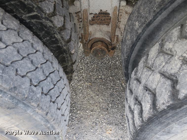 image for item DB8984 1993 Mack RD tank truck