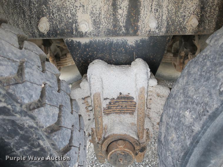 image for item DB8984 1993 Mack RD tank truck