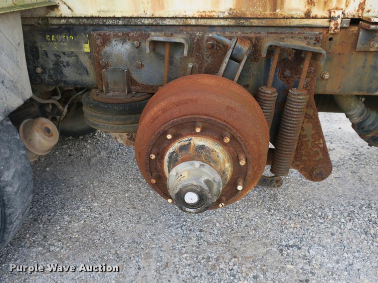 image for item DB8984 1993 Mack RD tank truck