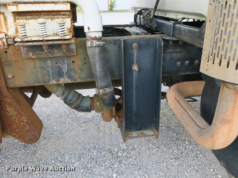 image for item DB8984 1993 Mack RD tank truck