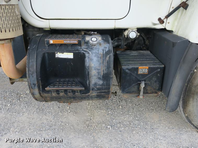 image for item DB8984 1993 Mack RD tank truck
