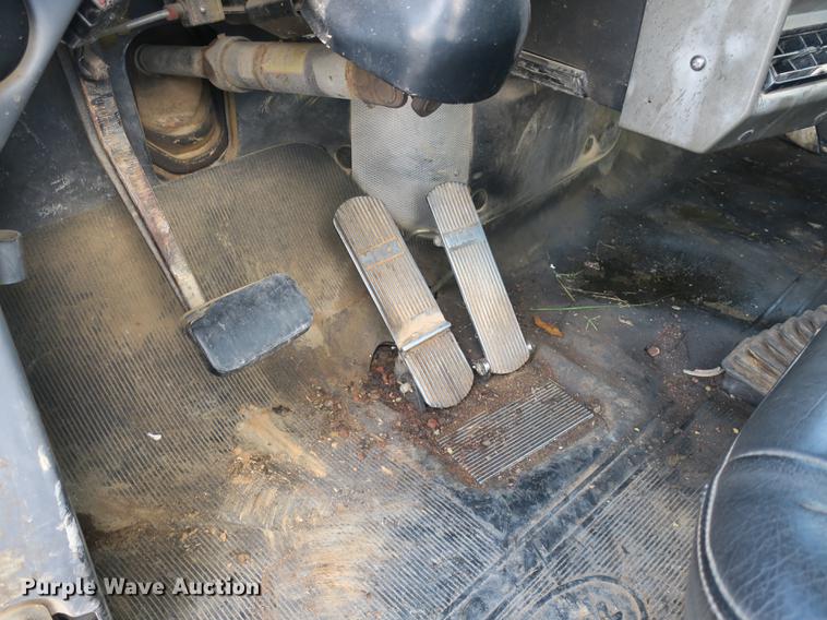 image for item DB8984 1993 Mack RD tank truck