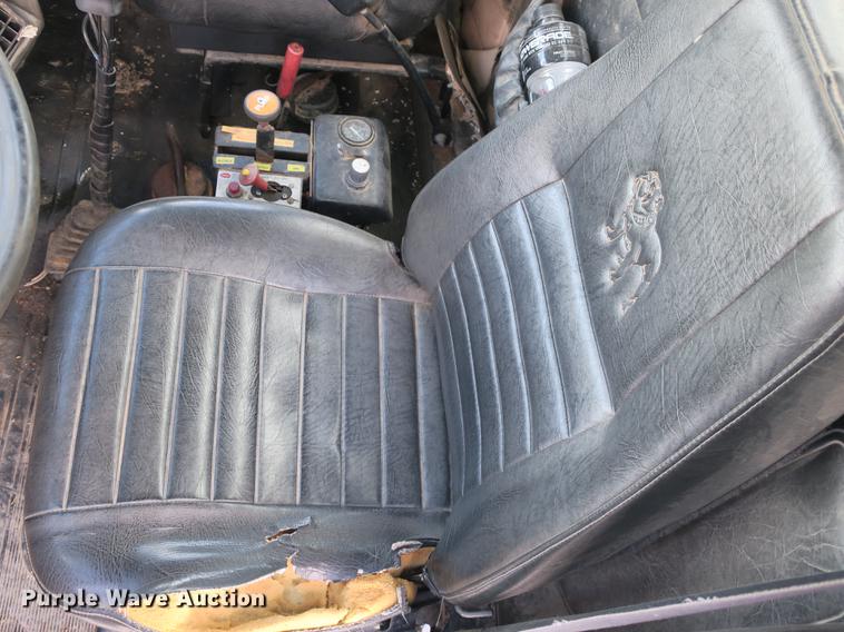 image for item DB8984 1993 Mack RD tank truck