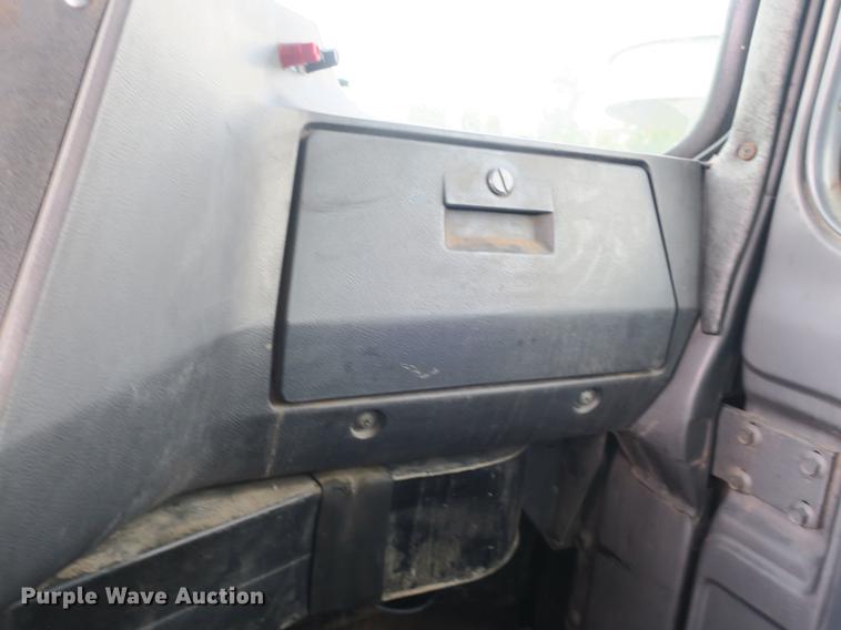 image for item DB8984 1993 Mack RD tank truck