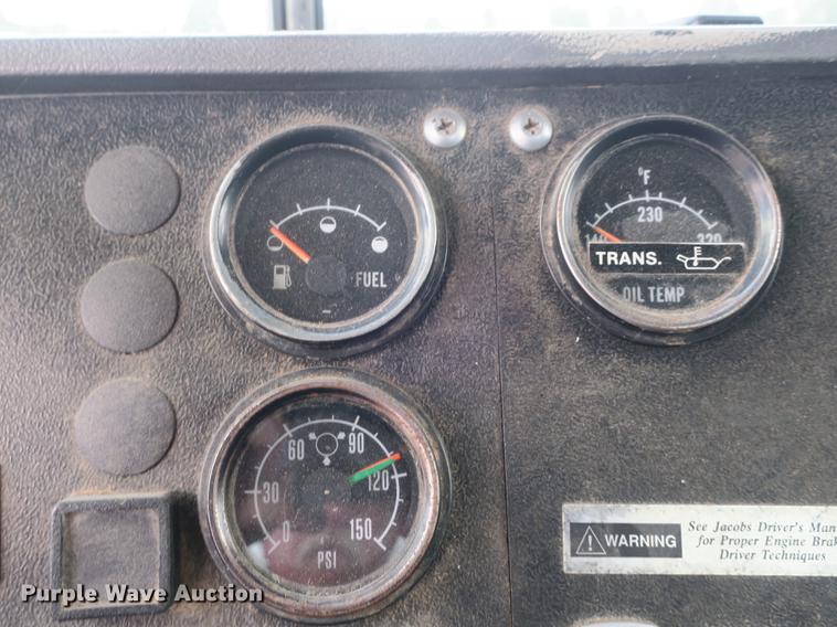 image for item DB8984 1993 Mack RD tank truck