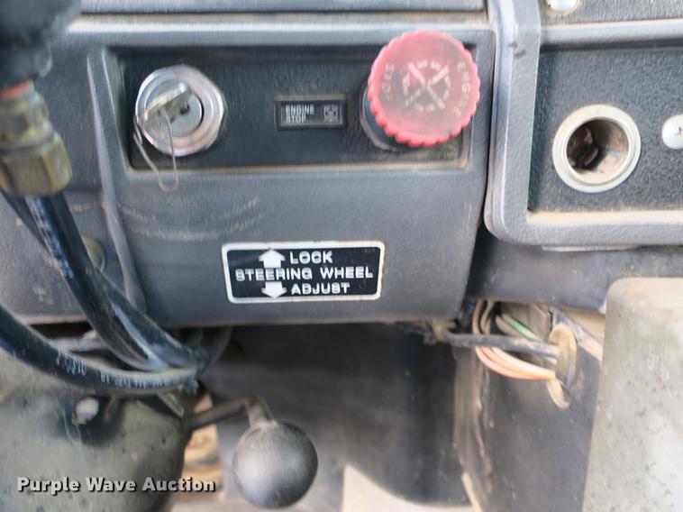 image for item DB8984 1993 Mack RD tank truck