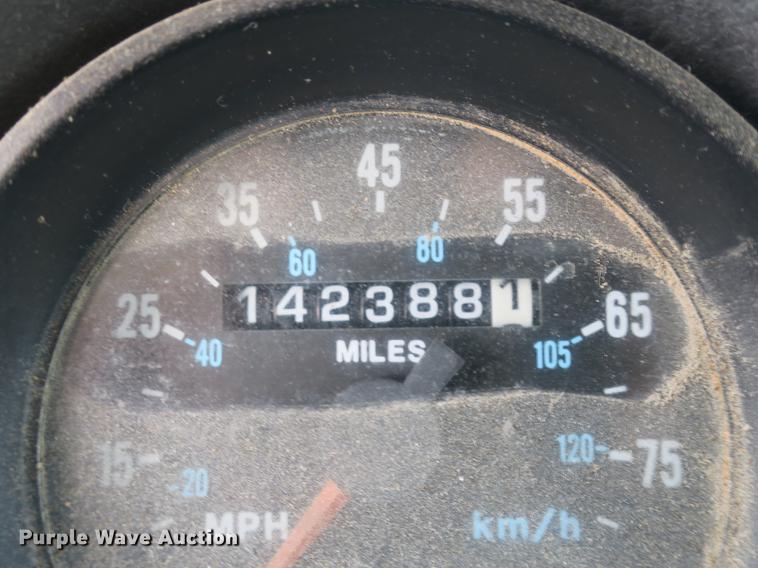 image for item DB8984 1993 Mack RD tank truck