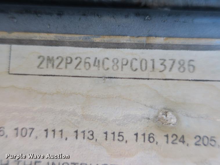 image for item DB8984 1993 Mack RD tank truck