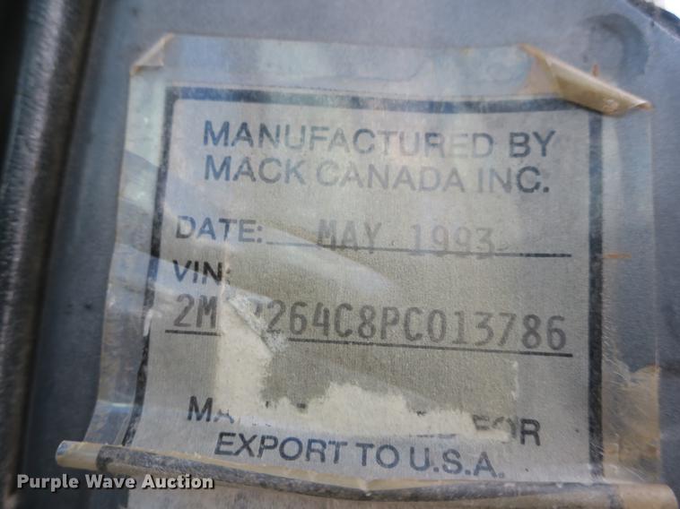 image for item DB8984 1993 Mack RD tank truck