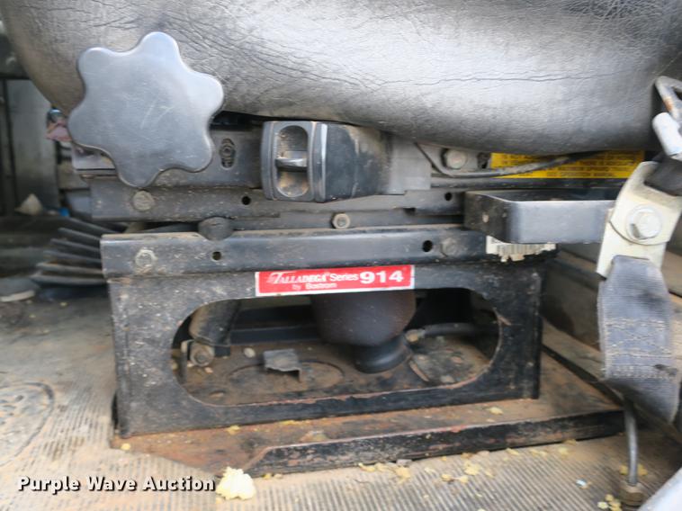 image for item DB8984 1993 Mack RD tank truck