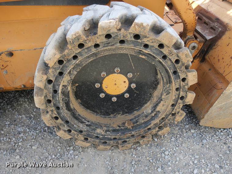 image for item DB8985 2005 Case 450 skid steer