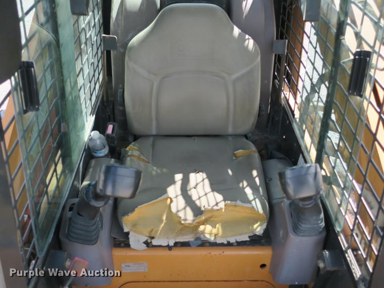 image for item DB8985 2005 Case 450 skid steer