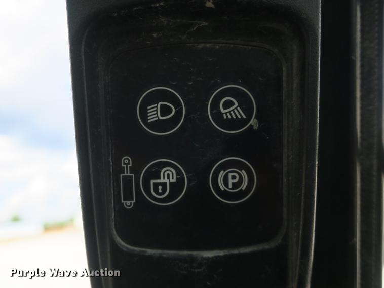 image for item DB8985 2005 Case 450 skid steer