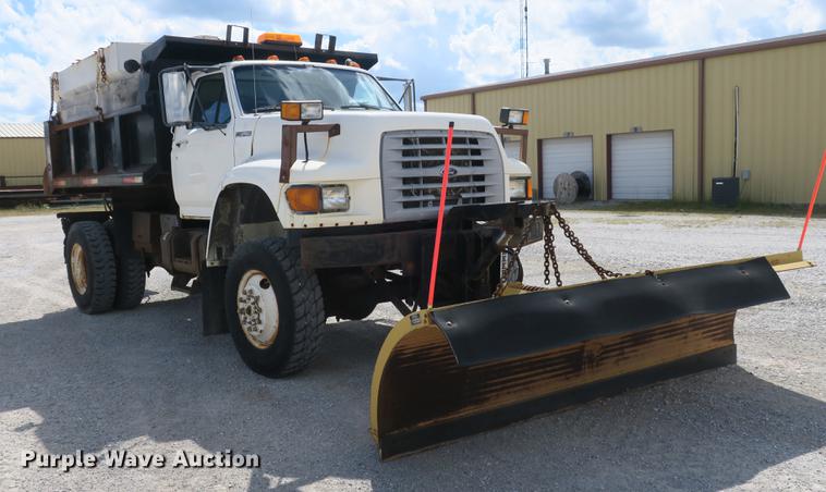 image for item DB8986 1998 Ford F800 dump truck