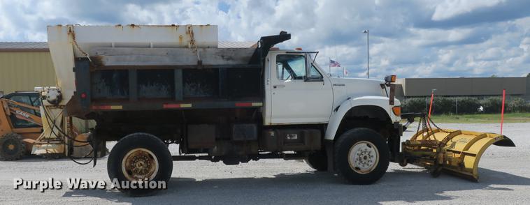 image for item DB8986 1998 Ford F800 dump truck