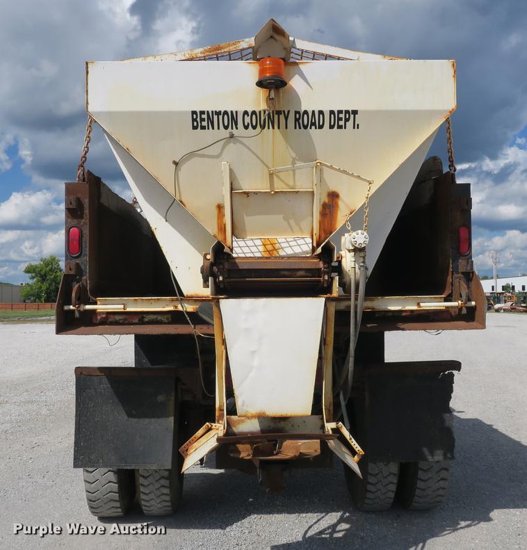 image for item DB8986 1998 Ford F800 dump truck