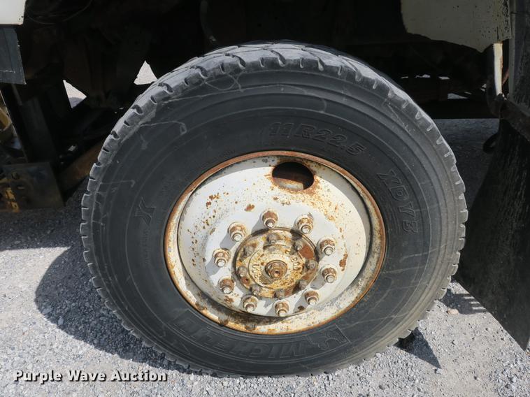 image for item DB8986 1998 Ford F800 dump truck