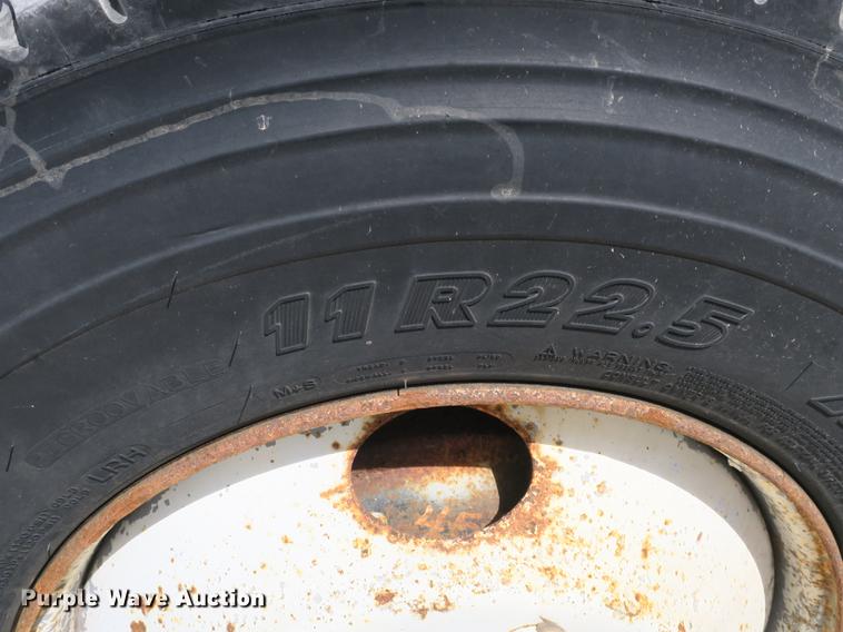 image for item DB8986 1998 Ford F800 dump truck