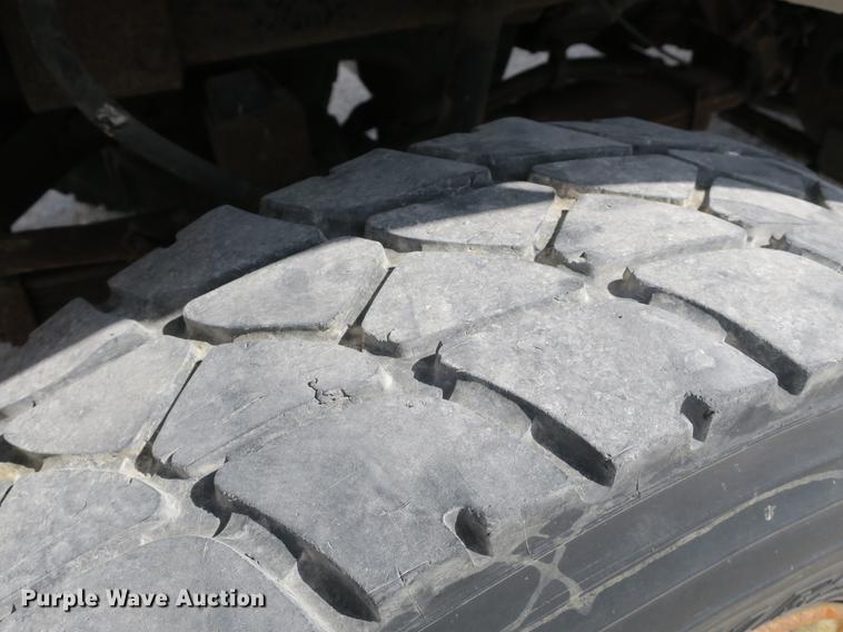 image for item DB8986 1998 Ford F800 dump truck