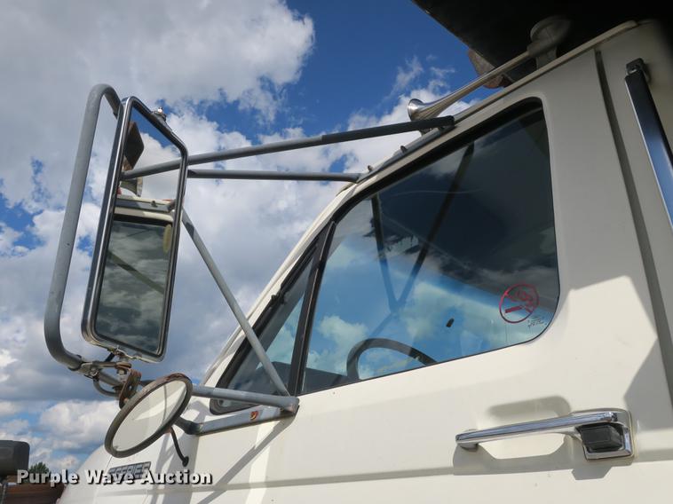 image for item DB8986 1998 Ford F800 dump truck