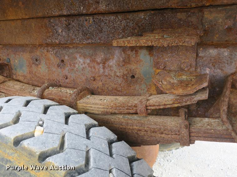 image for item DB8986 1998 Ford F800 dump truck