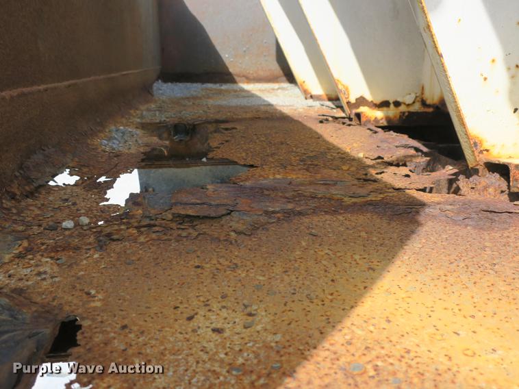 image for item DB8986 1998 Ford F800 dump truck