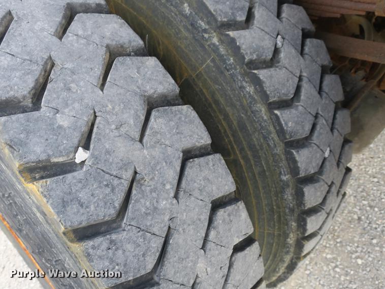 image for item DB8986 1998 Ford F800 dump truck