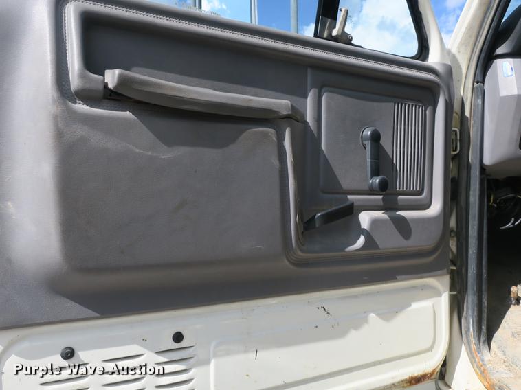 image for item DB8986 1998 Ford F800 dump truck
