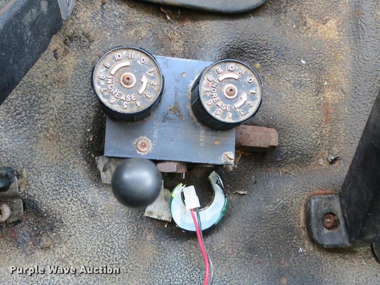 image for item DB8986 1998 Ford F800 dump truck