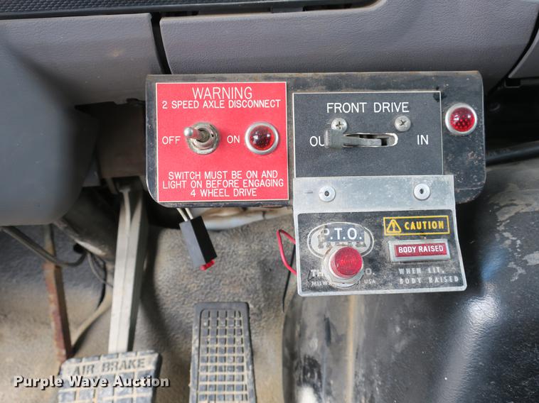 image for item DB8986 1998 Ford F800 dump truck