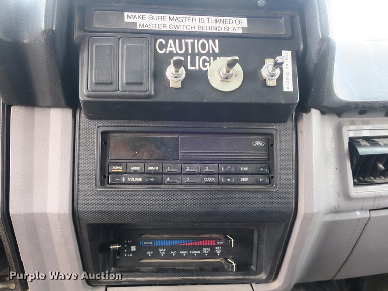 image for item DB8986 1998 Ford F800 dump truck