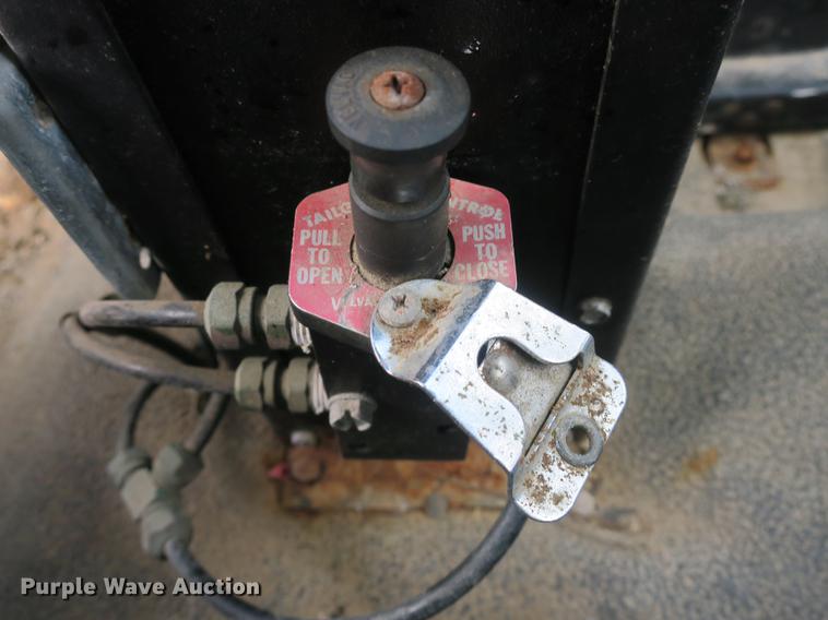 image for item DB8986 1998 Ford F800 dump truck