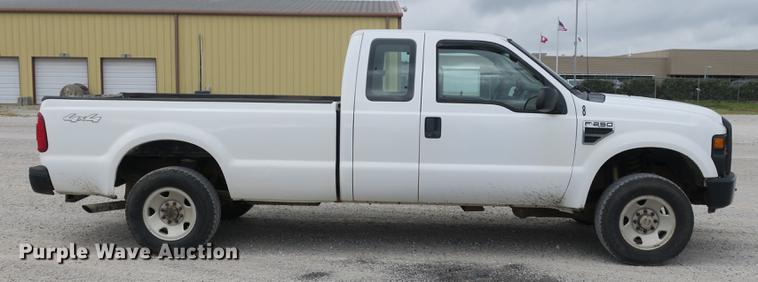 image for item DB8989 2008 Ford F250 Super Duty XL SuperCab pickup truck