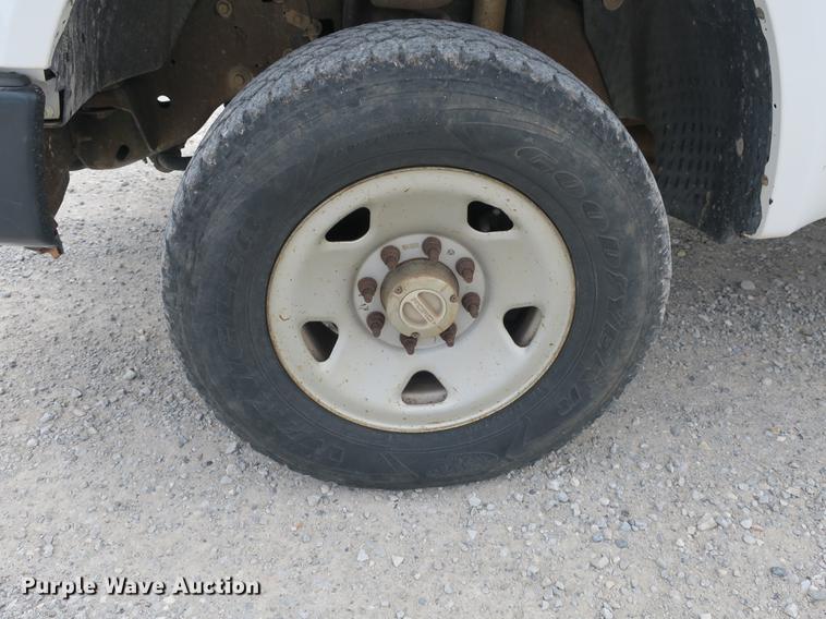 image for item DB8989 2008 Ford F250 Super Duty XL SuperCab pickup truck