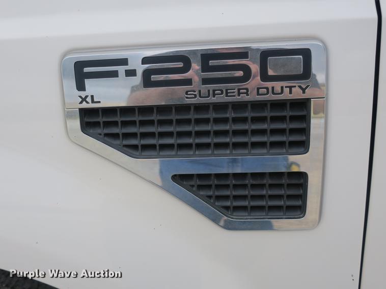 image for item DB8989 2008 Ford F250 Super Duty XL SuperCab pickup truck