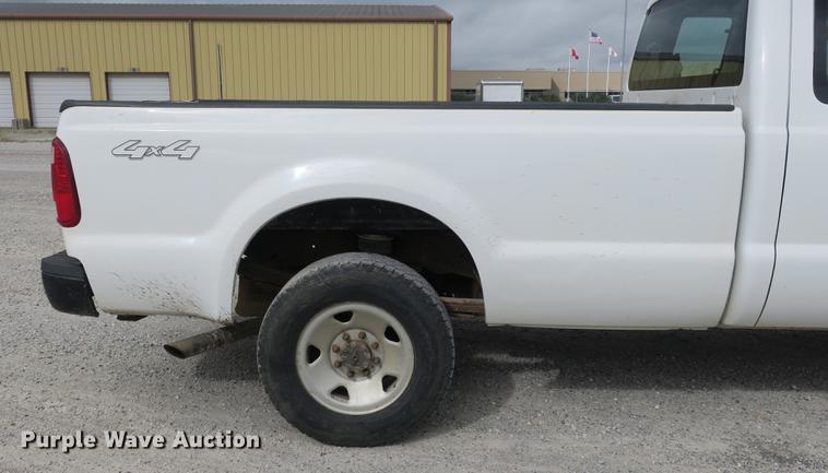 image for item DB8989 2008 Ford F250 Super Duty XL SuperCab pickup truck