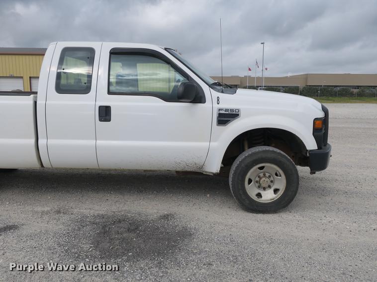 image for item DB8989 2008 Ford F250 Super Duty XL SuperCab pickup truck